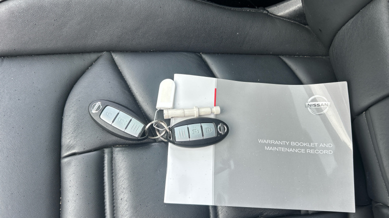 Nissan Qashqai 1.3 DiG-T 160 Tekna+ 5dr Petrol Hatchback